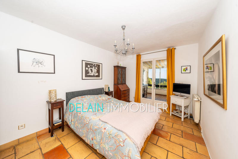 Villa - 288 m² - 10 pièces