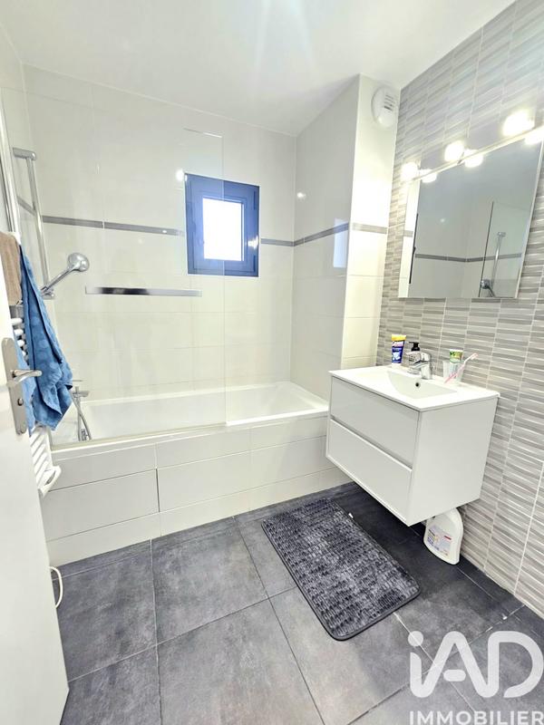 Appartement - 94 m² - 4 pièces