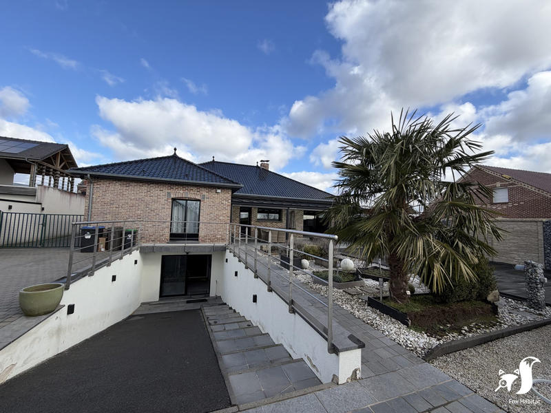 Maison - 214 m² - 6 pièces