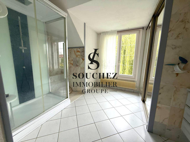 Maison - 140 m² - 5 pièces