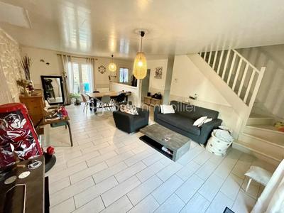 Maison - 97 m² - 6 pièces