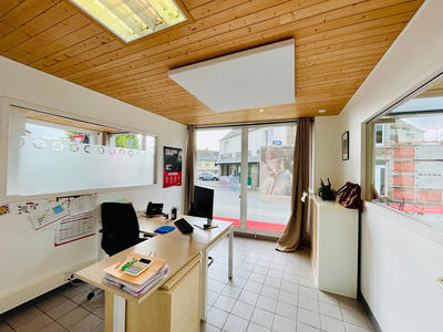 Local d'activités - 93 m²