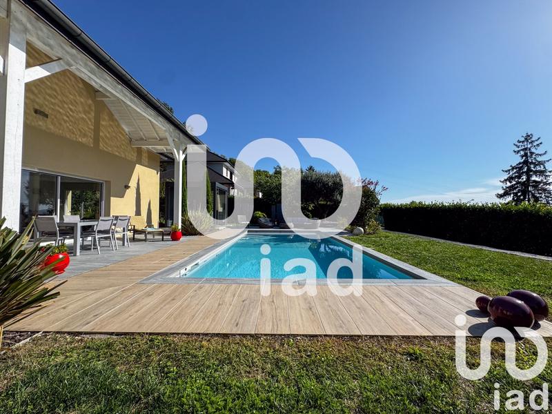 Maison - 242 m² - 6 pièces