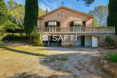 Maison - 210 m² - 6 pièces