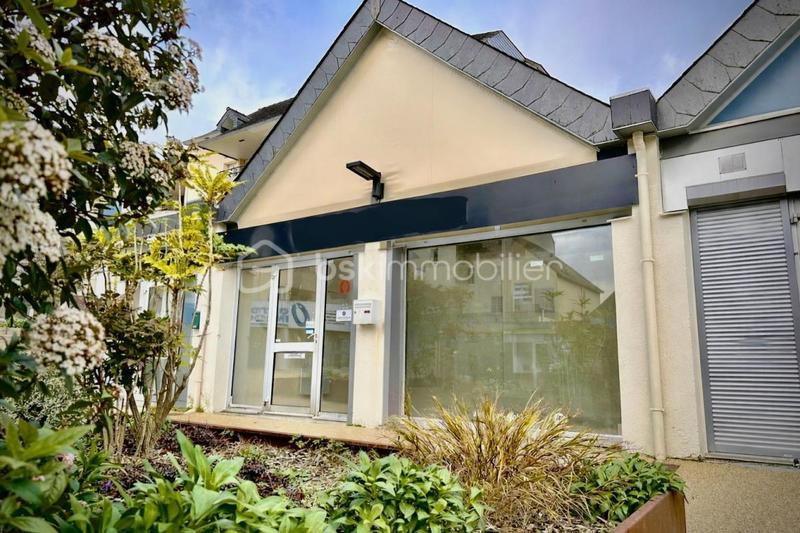 Local commercial - 67 m² - 3 pièces