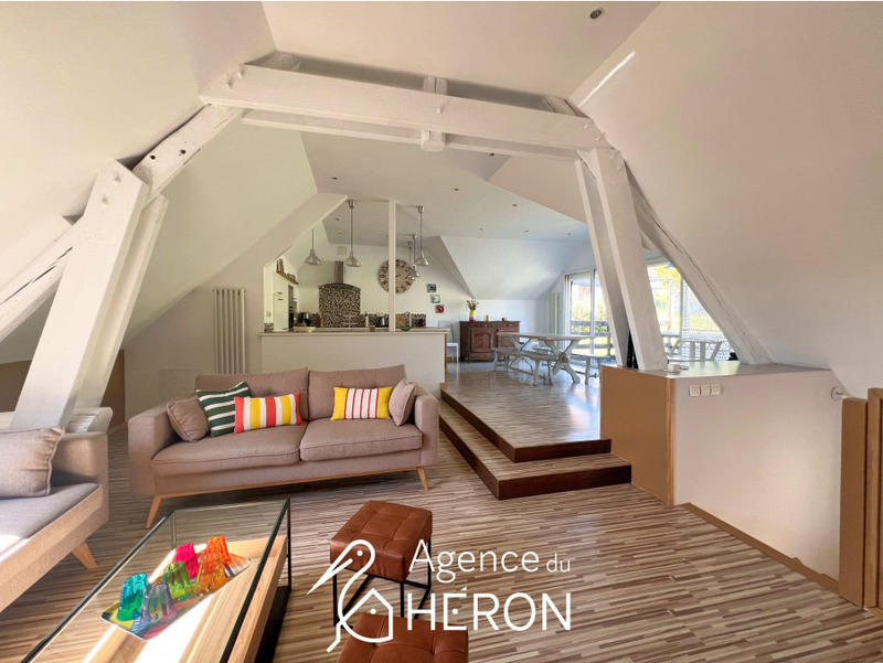 Maison - 143 m² - 8 pièces