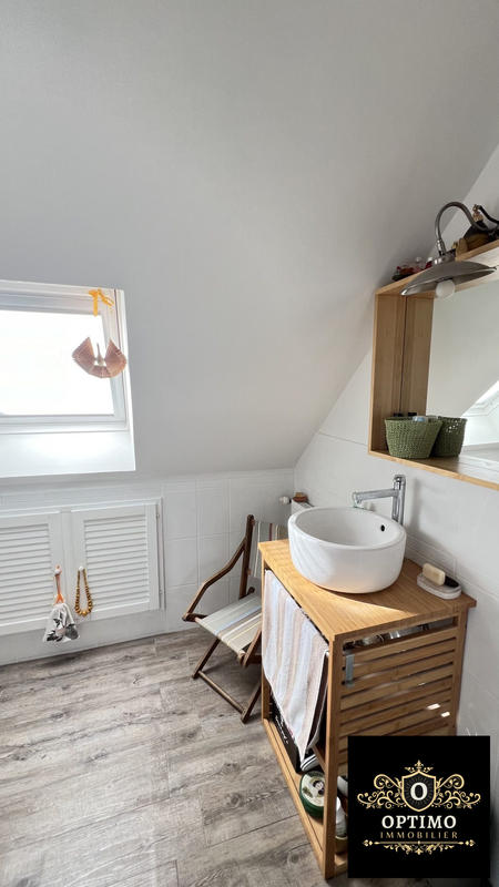 Maison traditionnelle - 163 m² - 6 pièces