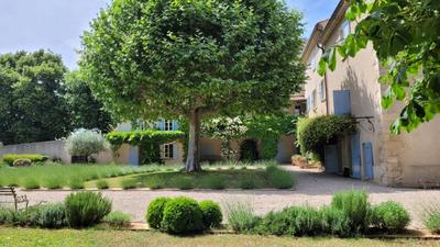 Maison - 500 m² - 8 pièces