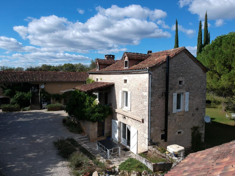 Maison - 380 m² - 11 pièces