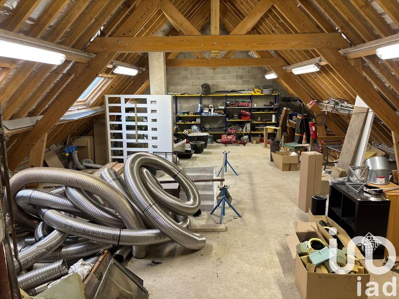 Maison - 182 m² - 3 pièces