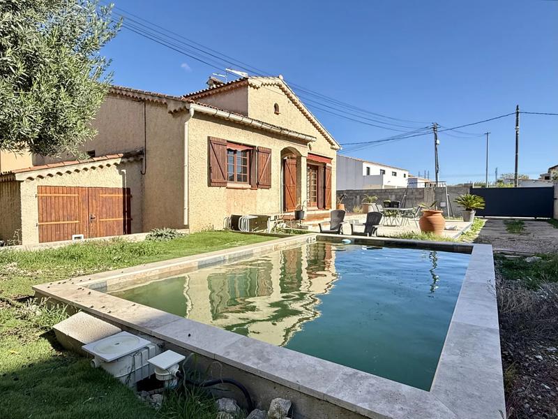 Maison - 96 m² - 4 pièces