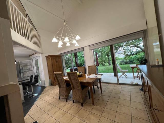 Villa - 170 m² - 6 pièces