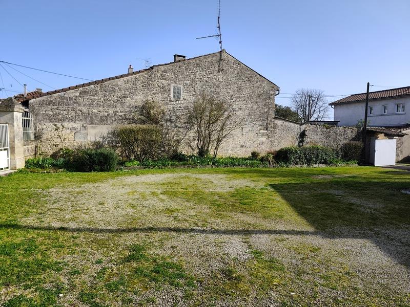 Maison en pierre - 238 m² - 8 pièces