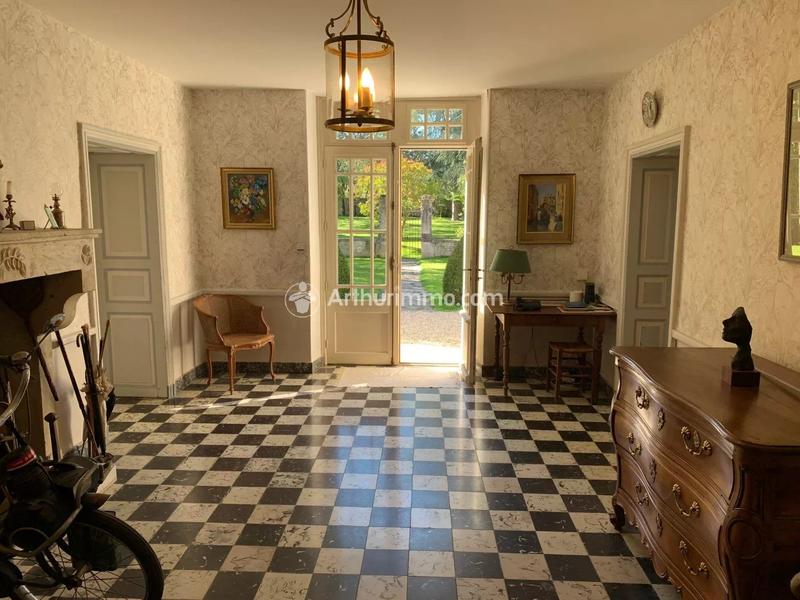 Maison - 300 m² - 8 pièces