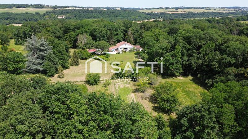 Maison - 280 m² - 7 pièces