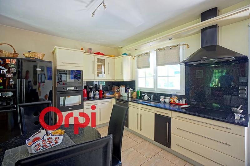 Maison - 220 m² - 9 pièces