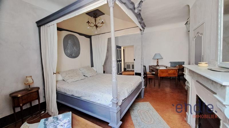 Maison - 500 m² - 10 pièces