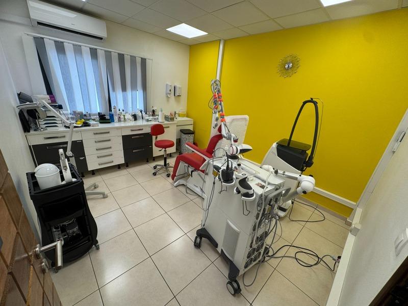 Immeuble - 300 m² - 15 pièces