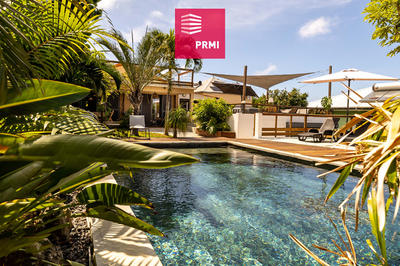 Maison - 230 m² - 7 pièces