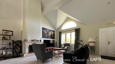 Maison - 171 m² - 7 pièces