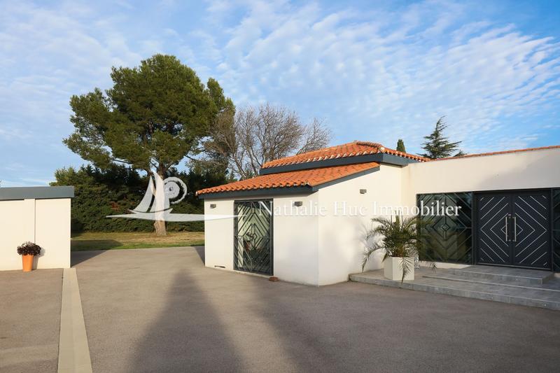 Propriété - 285 m² - 6 pièces