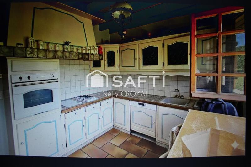 Maison - 220 m² - 8 pièces