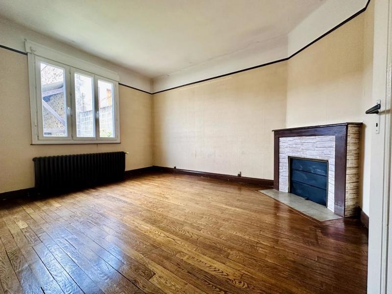 Maison - 90 m² - 5 pièces