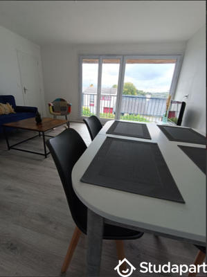 Chambre - 9 m² - 1 pièce