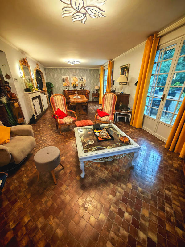 Maison - 205 m² - 6 pièces