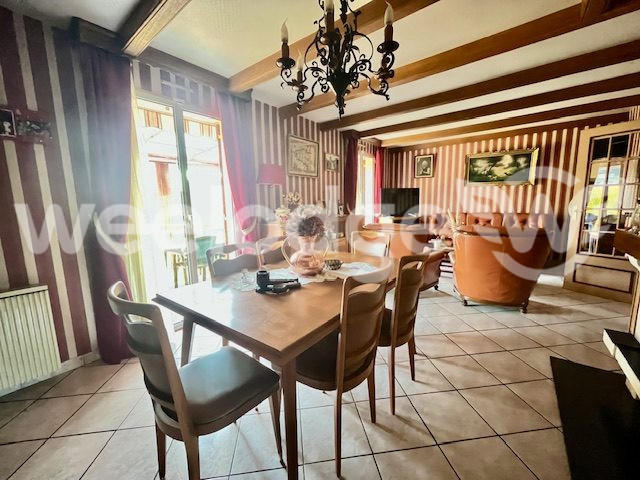 Maison - 145 m² - 7 pièces