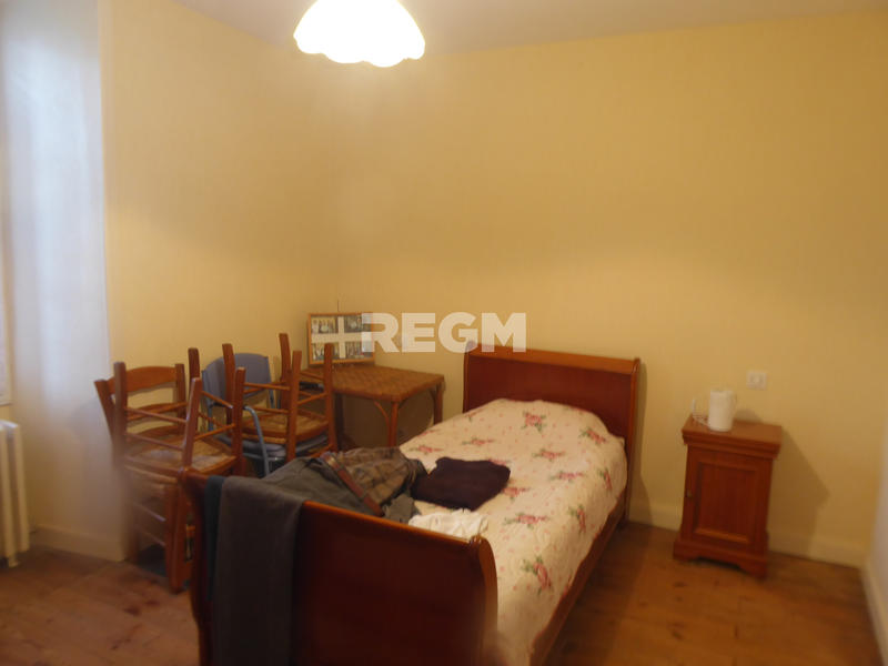 Propriété - 170 m² - 9 pièces