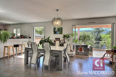 Maison - 150 m² - 5 pièces