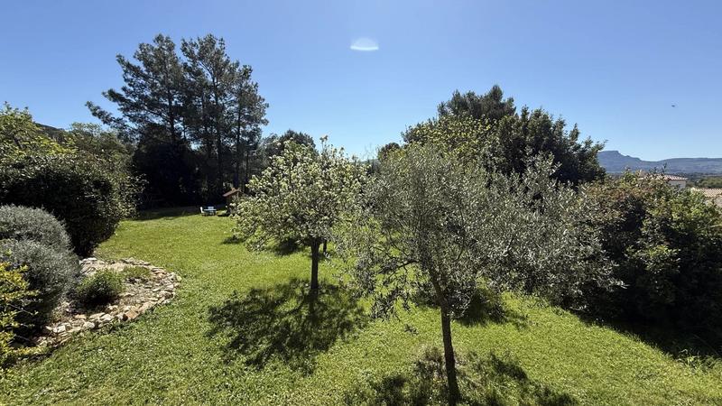 Maison - 185 m² - 7 pièces