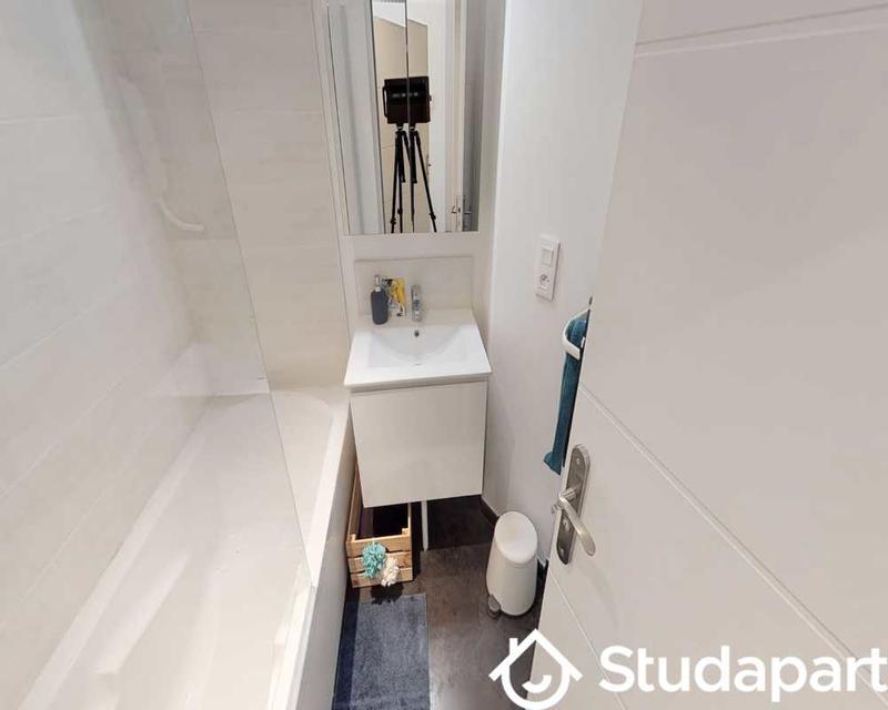 Chambre - 110 m² - 1 pièce