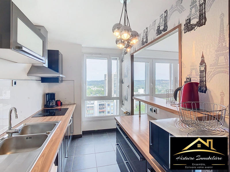 Appartement - 92 m² - 6 pièces