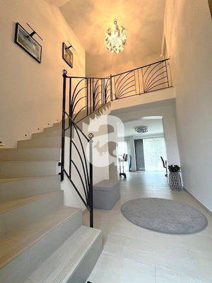 Maison - 176 m² - 9 pièces