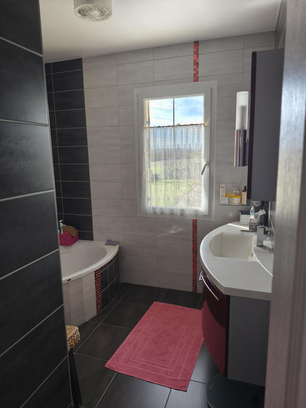 Maison - 121 m² - 7 pièces