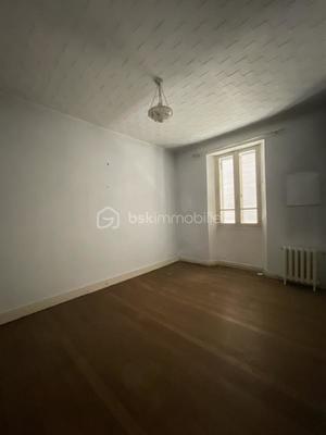 Maison - 178 m² - 7 pièces