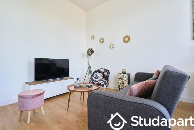 Chambre - 14 m² - 1 pièce