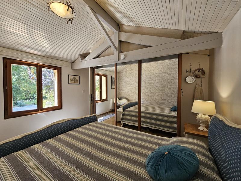 Maison traditionnelle - 158 m² - 9 pièces