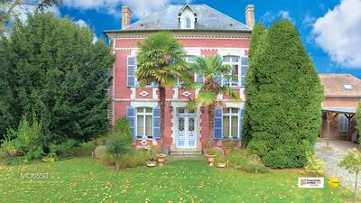 Villa - 398 m² - 16 pièces