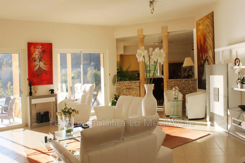 Demeure - 230 m² - 5 pièces