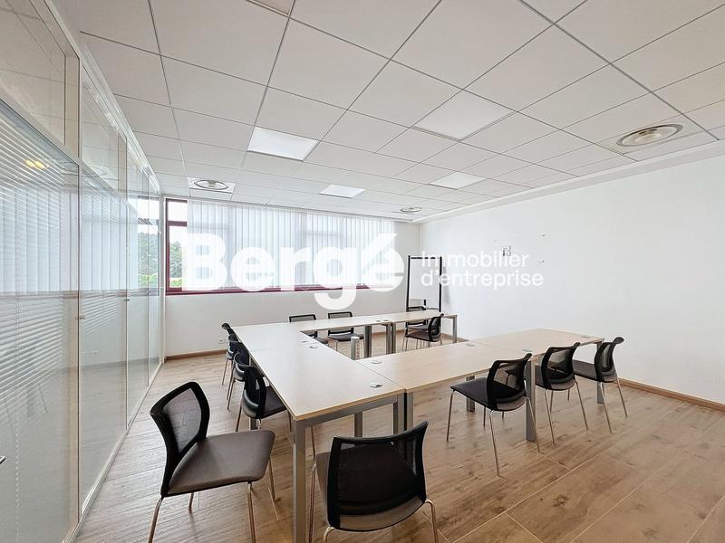 Entrepôt - 1 232 m²