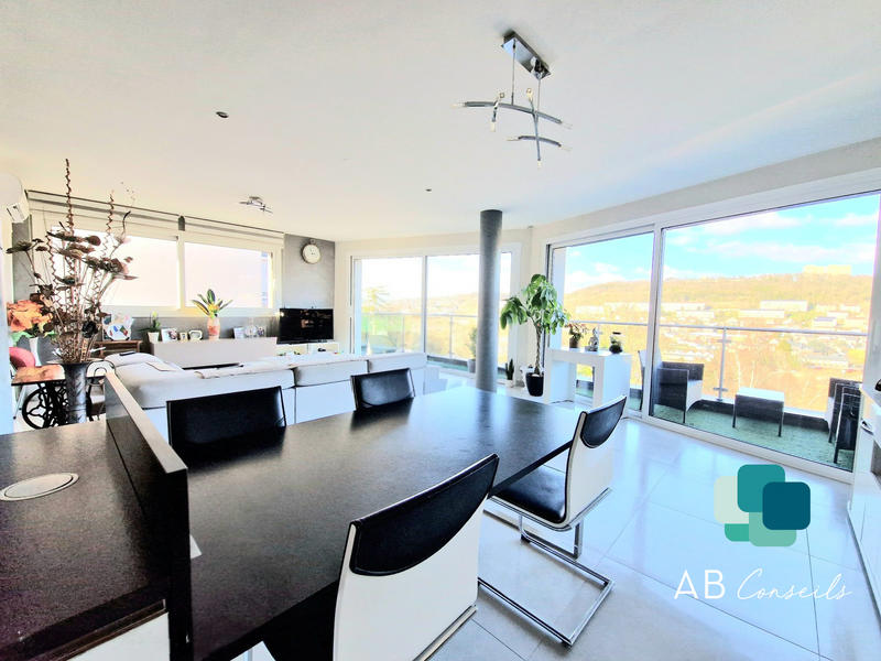 Maison contemporaine - 145 m² - 4 pièces