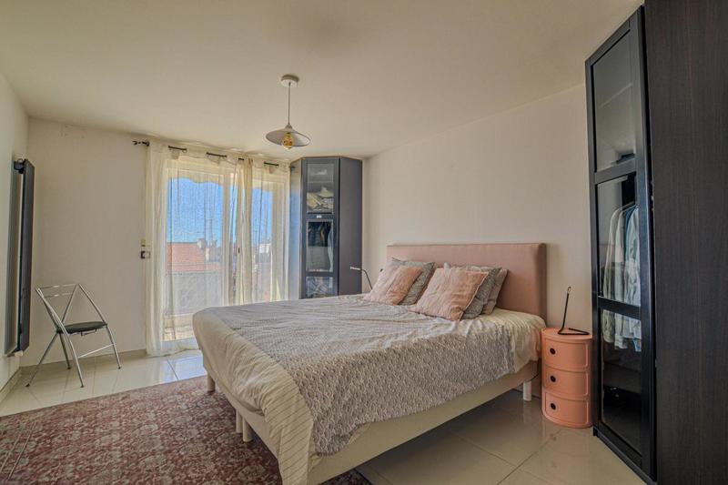 Penthouse - 93 m² - 3 pièces