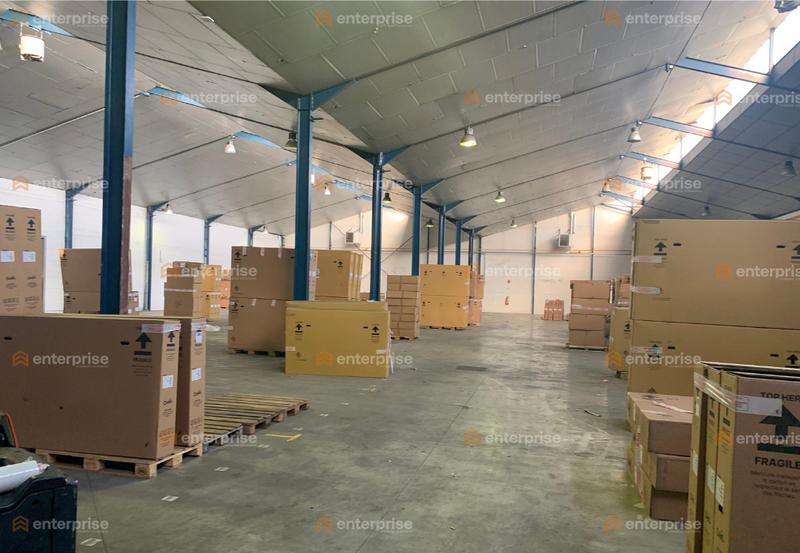 Entrepôt - 7 907 m²
