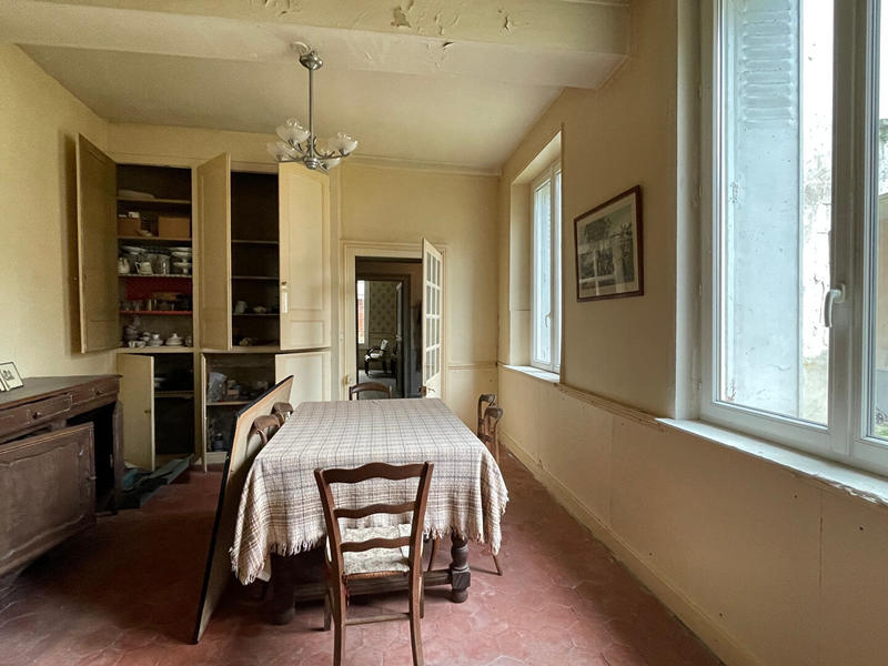 Maison - 317 m² - 13 pièces