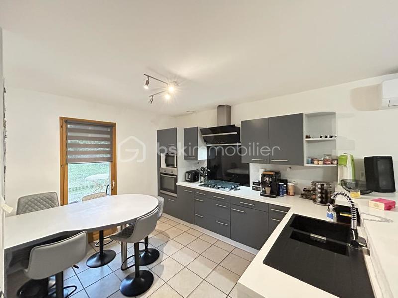 Maison traditionnelle - 140 m² - 7 pièces