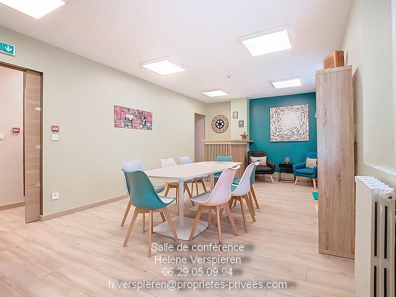 Maison - 213 m² - 10 pièces