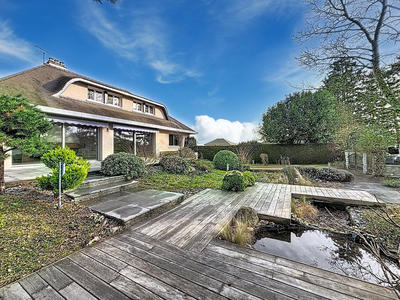 Maison - 240 m² - 7 pièces